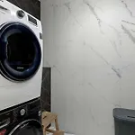 Unique Two Bedroom Perfect For Remote Work By Renters アパート