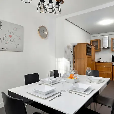 Unique Two Bedroom Perfect For Remote Work By Renters *