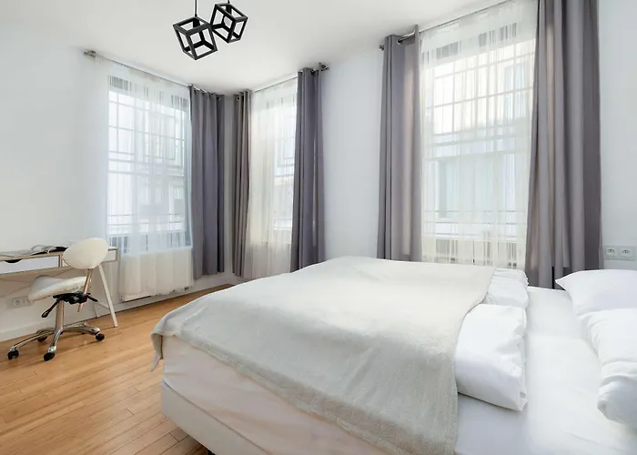 Unique Two Bedroom Perfect For Remote Work By Renters *